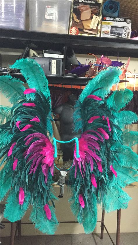 Pink Costume Accessories For Carnival, Pink Carnival Outfit Carribean, Carribean Outfits, Carnival Feather Costume, Brazilian Carnival Costumes, Brazil Festival Rio Carnival Samba Costume, Rio Carnival Costumes, Carribean Carnival Costumes, Carnival Outfit Carribean