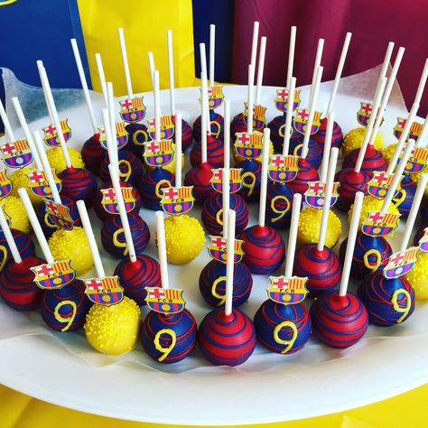 Barcelona Cake pops Barcelona Theme Birthday Party, Barcelona Party Decoration, Barcelona Birthday Party Ideas, Barcelona Party Ideas, Barcelona Cake Ideas, Barcelona Soccer Party, Barcelona Cake, Barcelona Party, Messi Birthday