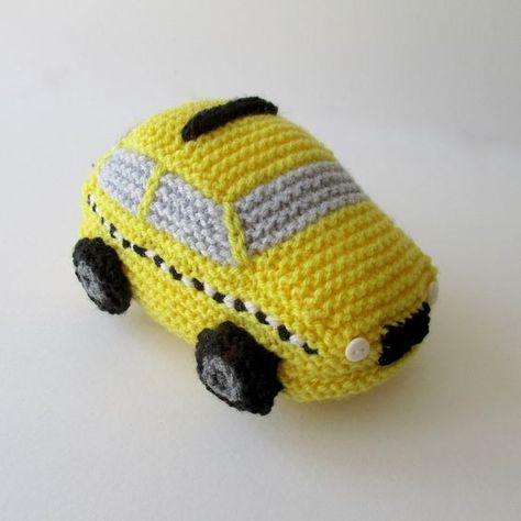 Knitting Little Toy Car Free Pattern – Amigurumi Crochet Keyrings, New York Taxi, Car Pattern, Yarn Craft, Free Amigurumi Patterns, Knitted Animals, Police Car, Emergency Vehicles, Knitting For Kids