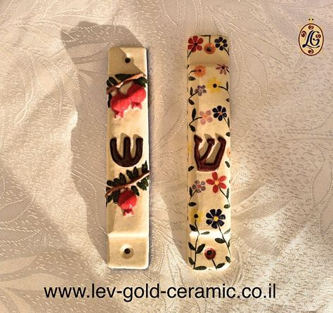 Mezuzah. #yudaika #mezuzah #handmade #gifts #ceramics. Mezuzah Craft, Clay Ideas, Visual Arts, Art Work, Visual Art, Polymer Clay, Arts And Crafts, Ceramics, Electronic Products