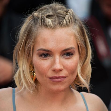 Sienna Miller stylishly camouflages her overgrown bangs with chic yet edgy French lace twist braids at the 2015 Cannes International Film Festival Sienna Miller Hair, Growing Out Bangs, Medium Hair Braids, Hair Evolution, Twisted Hair, Braid Inspiration, Medium Short Hair, Hair Braid, Sienna Miller