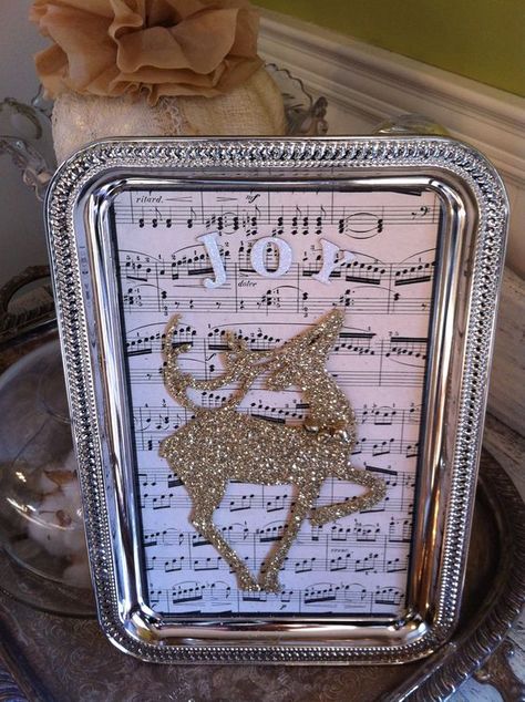 Dollar Tree Silver Tray & Reindeer. Dollar Store Christmas Decor, Dollar Store Christmas Decorations, Dollar Store Christmas Crafts, Dollar Tree Christmas Decor, Christmas Decoupage, Snowman Hat, Dollar Store Christmas, Diy Snowman, Dollar Tree Christmas