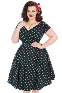 Lady Voluptuous is the UK's first dedicated Plus Size Vintage Clothing label and is proud to be Made in London, England. Lady Voluptuous was created in collaboration with Georgina Horne, from the blog Fuller Figure Fuller Bust. Georgina Horne, Ursula Dress, Dresses 1950s Style, Plus Size Vintage Clothing, Vintage Dress Design, Dresses 1950s, Vintage Dresses 50s, Plus Size Vintage, Feminine Beauty