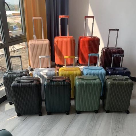 Rimowa Classic, Classic Luggage, Rimowa Essential, Rimowa Luggage, Rooftop Restaurant Design, Travel Luggage Set, Cute Suitcases, Luxury Luggage, Cute Luggage