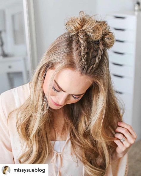 Do you want the perfect new back-to-school hairstyle? Dutch V-braids and topknots are the perfect hairstyle for school! Whether you're looking for back to school hairstyles for girls, teens, or any length of hair, this step-by-step hair inspiration guide will help you find some ridiculously cute and easy hairstyles for school! #Hairstyles #BackToSchool #BackToSchoolHair #SchoolHair Easy Hairstyles For School, Cute Simple Hairstyles, Easy Hairstyles For Medium Hair, Cute Hairstyles For Medium Hair, Back To School Hairstyles, Penteado Cabelo Curto, Brown Blonde Hair, Teen Hairstyles