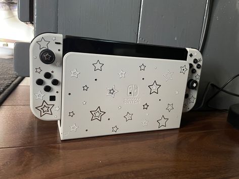 Nintendo Oled Switch, Nintendo Switch Astethic, Nintendo Switch Cover Case, Nintendo Oled Case, Nintendo Case Aesthetic, Nintendo Switch Desk Setup, Nintendo Switch Accessories Case, Oled Switch Aesthetic, Nintendo Oled Aesthetic