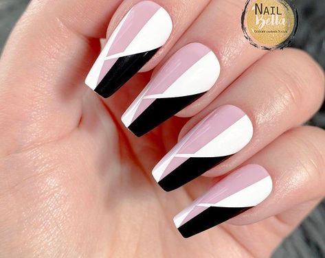 Custom Press On Nails by NailBella on Etsy Black Pink And White Nails, Black And White Nails Coffin, Coffin Nails With Design, White Nails Coffin, Coffin Nails Black, Monochromatic Nails, Nails Black And White, Black And White Nails, Nails With Design