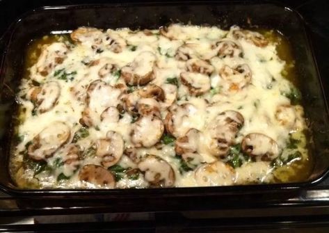 Spinach And Mushroom Recipes, Low Carb Bake, Oven Dishes Recipes, Fancy Pants Chicken, Chicken Spinach Mushroom, Spinach And Mushroom, Cheesy Spinach, Spinach Mushroom, Poultry Dishes