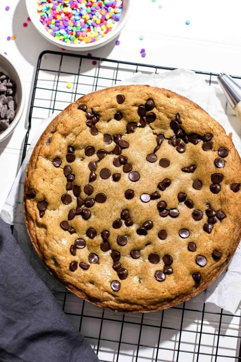 Giant Chocolate Chip Cookie Cake - Eats Delightful Homemade Chocolate Chip Cookie Cake, Baking With Bestie, Cookie Cake Recipe Easy, Giant Cookie Recipe, Jumbo Chocolate Chip Cookies, Cookie Pie Recipe, Chocolate Chip Cookie Pizza, Chocolate Chip Cookie Cake Recipe, Giant Cookie Cake