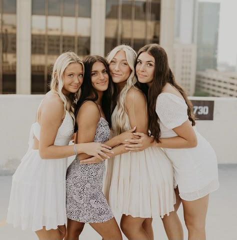 Groups Of 5 Poses, Group Of Four Photoshoot, Formal Friends Photoshoot, Group Formal Photos, Homecoming Girls Group, Group Of 4 Picture Poses, Friends Photography Poses Group Shots, 4 Friend Photoshoot, Girl Group Photoshooting Ideas