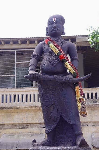 Tamilnadu Tourism: Thirumalai Nayakar Mahal (Thirumalai Nayakar Palace) – Architecture Palace Architecture, Equestrian Statue, Throne Room, Royal Residence, Indian Heritage, Madurai, Places Of Interest, Tamil Nadu, National Monuments