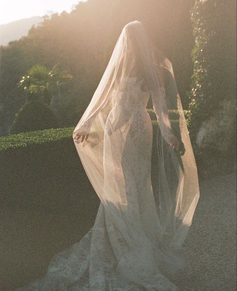 Lauren Burke Wedding, High Fashion Wedding, Vogue Wedding, Have Courage And Be Kind, Photography Styles, Wedding Mood Board, Wedding Goals, Wedding Mood, Dreamy Wedding