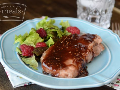 Raspberry Glazed Pork Chops- Lean boneless pork loin chops are glazed in a raspberry mustard sauce. Serve with some steamed fresh vegetables on the side and you have a perfect healthy, weeknight meal. Raspberry Mustard, Glazed Pork Chops Recipes, Mustard Pork Chops, Pork Sauce, Paleo Pork, Pork Chop Recipes Baked, Glazed Pork Chops, Glazed Pork, Lean Pork