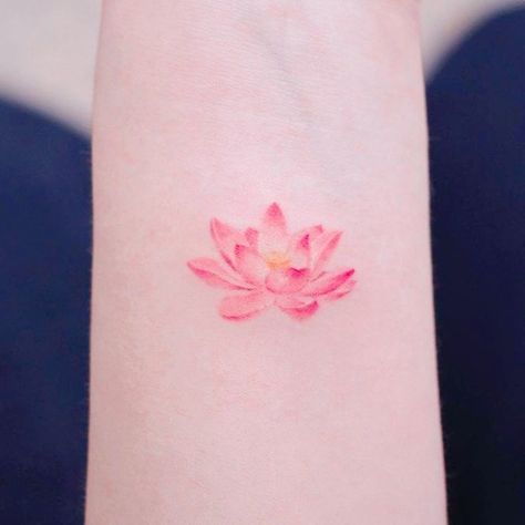 Lotus Tattoo On Wrist, Lotus Ankle Tattoo, Simple Lotus Tattoo, Dragon Tattoo For Women, Anklet Tattoos, Tattoos For Women Flowers, Beautiful Tattoo, Tattoo Style Drawings, Modern Tattoos