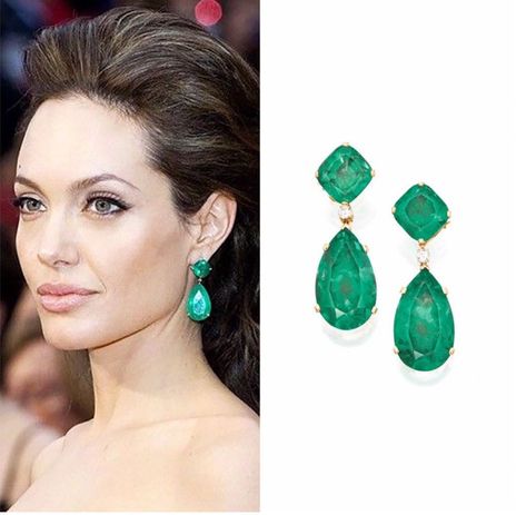 Vibrant Green Emerald Earrings, Angelina Jolie Famous Hollywood Star, Vivid Green Emerlad Emerald Jewels Bestseller 18KGP ♥ Ready to ship ♥ The main stone is the Finest Doublet Emerald. ♥ Absolutely gorgeous and beautifully handcrafted Finest Doublet Emerald in an exquisite setting. ♥ This classic yet trendy Jewelry makes the perfect Christmas/Anniversary/Valentine's/Birthday gift for her that will be treasured forever. We have confidence that the beautiful and sparkling piece will get her deepl Green Emerald Earrings, Stars D'hollywood, Emerald Earrings Drop, Emerald Green Earrings, Tassel Earring, Long Tassel Earrings, Colombian Emeralds, Green Gifts, Emerald Earrings