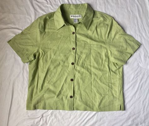 Green Short Sleeve Button Up, Summer Camp Packing List, Summer Button Up Shirt, Short Sleeve Shirt Outfit, Camp Packing, Green Button Up Shirt, Linen Long Sleeve Top, Spain Outfit, Green Linen Shirt