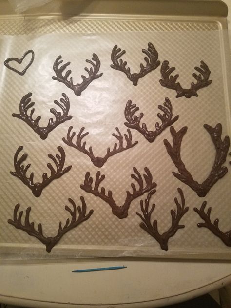 Deer Desserts, Hunting Desserts, Buck Cake, Deer Hunting Cupcakes Ideas, Deer Party Decorations, Deer Cupcake Cake, Deer Cupcakes, Deer Cookies, Deer Hunting Party Decorations