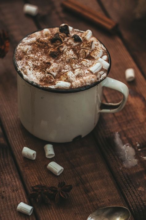 Hot Choc Aesthetic, Hot Chocolate Aesthetic Cozy, Hot Cocoa Aesthetic, Cocoa Aesthetic, Hot Chocolate Pictures, Hot Chocolate Aesthetic, Autumn Journal, Chocolate Aesthetic, Aesthetic Tea