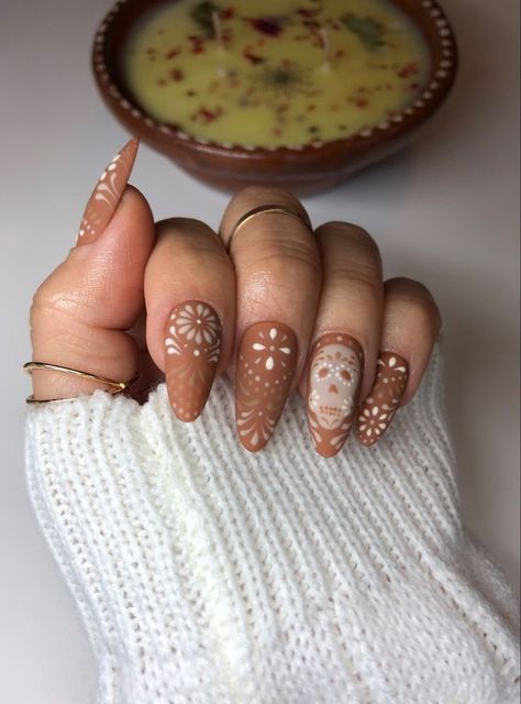 Oaxaca Inspired Nails, Mexican Wedding Nails Designs, Mexican Nails Designs Brown, Mexican Nails Designs Almond, Mexican Flowers Nails, Barro Inspired Nails, Mexican Clay Pot Nails, Cantarito Inspired Nails, Fall Mexican Nails