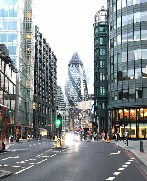 London Financial District, Finance Girl, Gherkin London, Aesthetic London, London Buildings, London Vibes, London Dreams, London Vacation, Building Photography