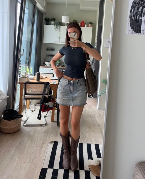 Traje Cowgirl, Fest Outfits, Looks Country, 여름 스타일, Skandinavian Fashion, Nashville Outfits, Chique Outfits, Populaire Outfits, Looks Street Style