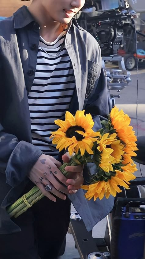 Jungkook Seven, Sun Flowers, Bts, Sun, Yellow, Flowers