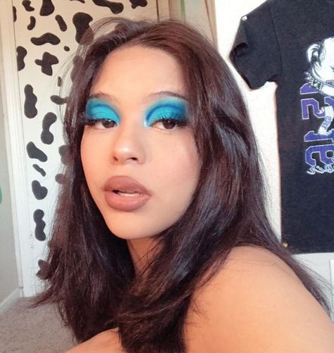 Blues Clues Makeup Look, Blues Clues Makeup, Hispanic Makeup, Dark Makeup Looks, Doll Eye Makeup, Face Art Makeup, Makeup Help, Ethereal Makeup, Pinterest Makeup