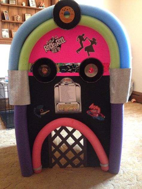 Juke Box Diy, Diy Jukebox Prop, Jukebox Costume, Grease Party, Parade Float Supplies, Pool Noodle Crafts, Record Crafts, Soda Shop, Holiday Parades