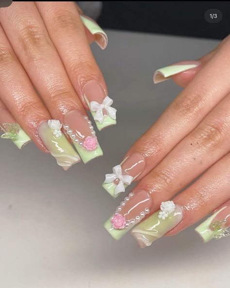 Nail Ideas Pink And Green, Chambelanes Outfits Quinceanera Light Green, Stage Green Nails, Sage Green Nail Inspo Acrylic, Nail Inspo Light Green, Gel Nails Ideas Short Green, Sage Green Birthday Nails, Sage Quince Nails, Light Green Quince Nails