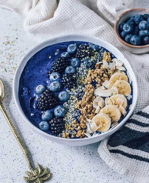 Smoothly Bowls, Superfood Smoothie Bowl, Açai Bowls, Berry Smoothie Bowl, Sky Blue Colour, Board Collage, Banana Slices, Healthy Lunch Snacks, Blue Spirulina