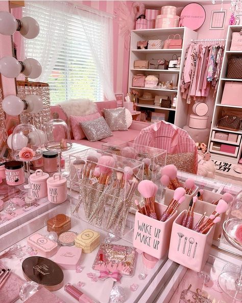 Makeup Beauty Room, Dream Bedroom Inspiration, Dream Closet Design, White Room Decor, Luxury Room Bedroom, Cosy Room, Pink Bedrooms, Pinterest Room Decor, Girly Room