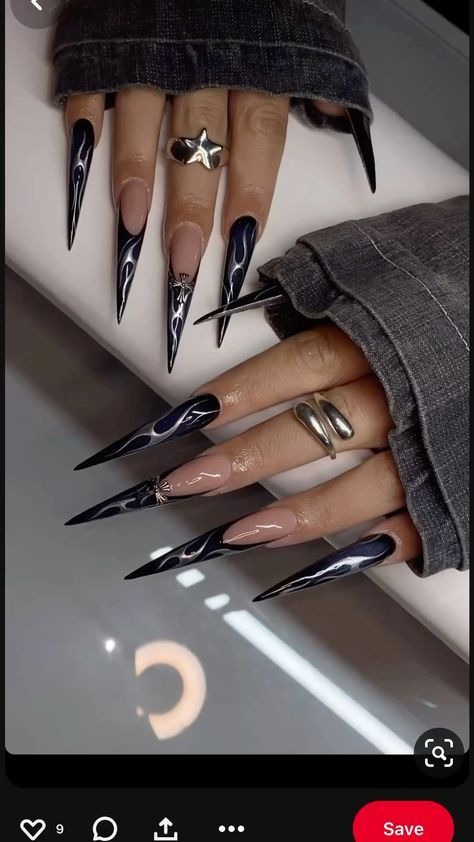 Long Sharp Nails Design, Stiletto Nails Black French Tip, Stilletos Nails Long, Long Stiletto Nails Design Classy, Black French Tip Stiletto Nails, Goth Fall Nails, Sharp Black Nails, Sharp Nails Design, Long Black Stiletto Nails