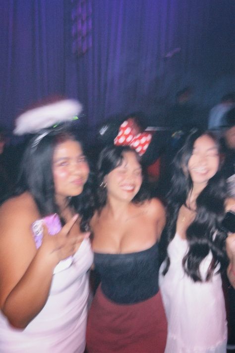 friends, party, club, halloween, costume party, fairy, angel, minnie mouse, lit, fun, crazy, blurry, vibes Mouse Halloween Costumes, Minnie Halloween Costume, Minnie Mouse Halloween Costume, Minnie Mouse Costume, Minnie Mouse Halloween, Halloween Costume Party, Halloween Costumes Makeup, Halloween Inspo, Friends Party