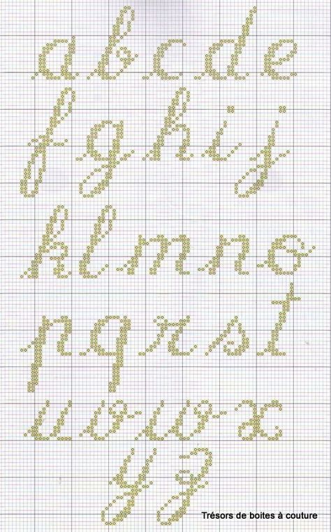 Images By Caroline Chumley On Bordados 4F6 Embroidery Patterns Cross Stitch, Crochet Letters Pattern, Cross Stitch Letter Patterns, Crochet Letters, Cross Stitch Alphabet Patterns, Cross Stitch Fonts, Cross Stitch Letters, Embroidery Alphabet, Cross Stitch Alphabet