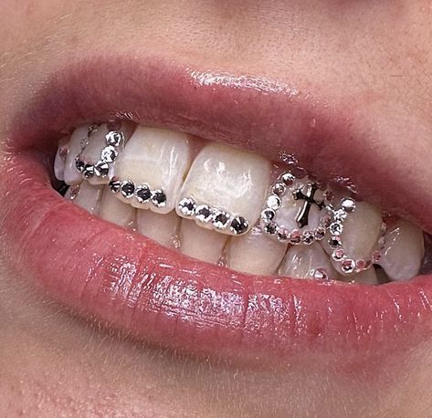 Unique Tooth Gems, Tooth Gems Men, Bottom Tooth Gem, Tooth Gems Bottom Teeth, Tooth Gem Designs, Tooth Gems Aesthetic, Tooth Gem Placement, Tooth Gem Ideas, Tooth Gems Ideas