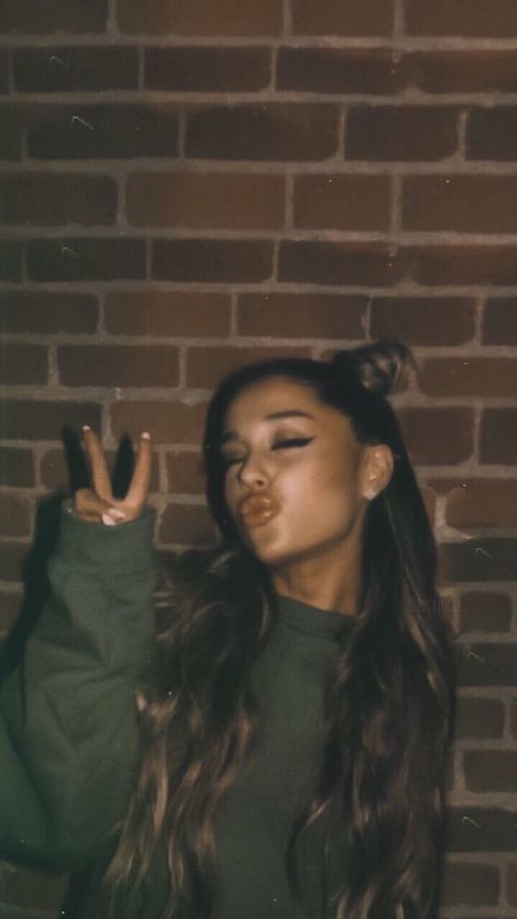 Ariana Gr, Ariana Grande Lockscreen, Ariana Grande Background, Hairstylist Quotes, Ariana Grande Images, Sam & Cat, Tamar Braxton, Ariana Grande Outfits, Ariana Grande Cute