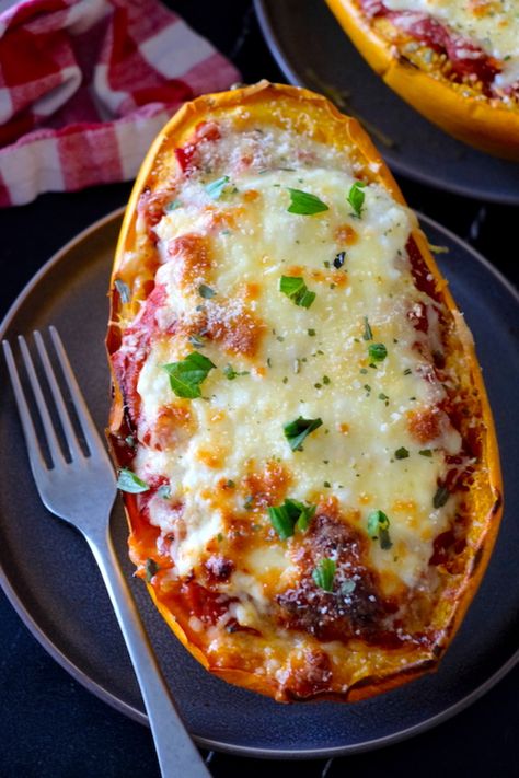 Spaghetti Squash Lasagna Boats | Dashing Dish Roasted Garlic Spaghetti Squash Lasagna Boats, Squash Boats Recipes, Spaghetti Squash Lasagna Boats, Lasagna Boats, Oven Bakes, Spaghetti Squash Boats, Spaghetti Squash Boat, Squash Boats, Spaghetti Squash Lasagna