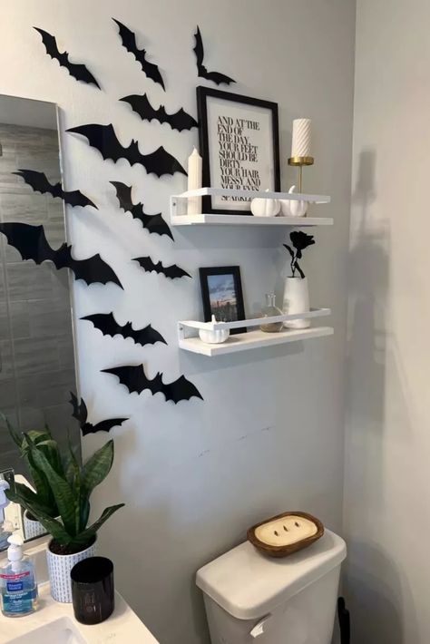 Bathroom Dollhouse, Amazon Halloween, Halloween Bat Decorations, Halloween Bathroom, Bat Wall, Bat Halloween, Diy Halloween Projects, Fall Deco, Decoration Stickers