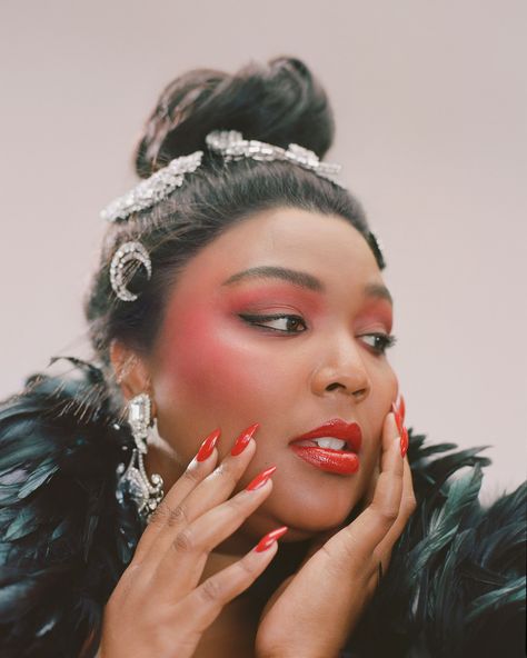 Lizzo Cover Story: Not Part of a Movement, Lizzo Is a Movement All Her Own - Allure Lizzo Makeup, Jazz Aesthetic Clothing, Palomo Spain, Maquillage On Fleek, Allure Magazine, Alessandra Rich, Cover Story, Natural Hair Journey, Teen Vogue