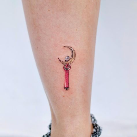 Small Sailor Moon Tattoo, Heemee Tattoo, Scepter Tattoo, Sailor Moon Wands, Stick Tattoo, Wand Tattoo, Tattoos Infinity, Sailor Moon Tattoo, Moon Tattoos