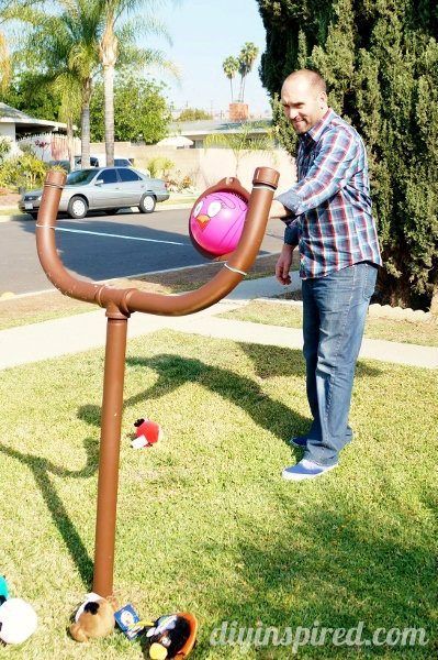 life-sized-angry-birds-sling-shot (1) Diy Angry Birds, Angry Birds Birthday Party Ideas, Punkin Chunkin, Angry Bird Birthday, School Carnival Games, Angry Birds Birthday Party, Angry Bird Party, Birds Birthday Party, Diy Carnival Games