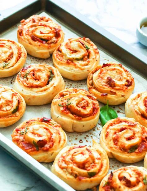 Pizza Rolls - Immaculate Bites Tropisk Fest, Superbowl Food Appetizers, Homemade Pizza Rolls, Pizza Roll Recipe, Pan Relleno, Easy Homemade Pizza, Pizza Sauce Homemade, Baked Rolls, Vegetarian Pizza