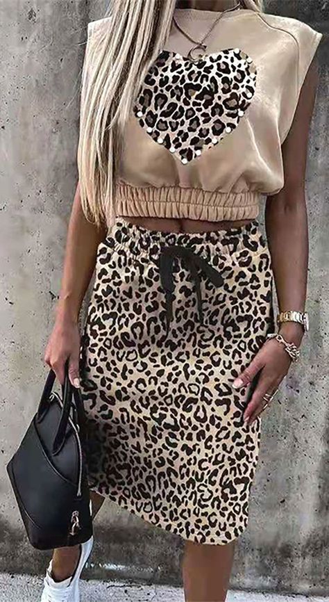 Leopard Print Outfits, Dressy Casual Outfits, Loungewear Outfits, Kids Dress Wear, Business Outfits Women, Top Skirt Set, Printed Sleeveless Top, Dress Suit, Leopard Print Top