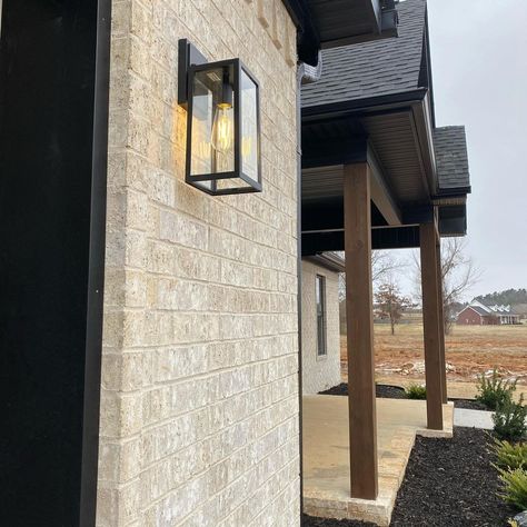 EM BUILDERS on Instagram: “Love this brick color with black and wood accents👌🏼 #silvercreek #acmebrick #exteriorbrickcolor #newconstruction #exteriorlighting #nofilter” Silvercreek Brick Exterior, Exterior Brick Accents, Silver Creek Brick, Brick Accent Exterior House, Black And Wood Accents, Acme Brick, Brick Ideas, Grey Brick, Brick And Wood