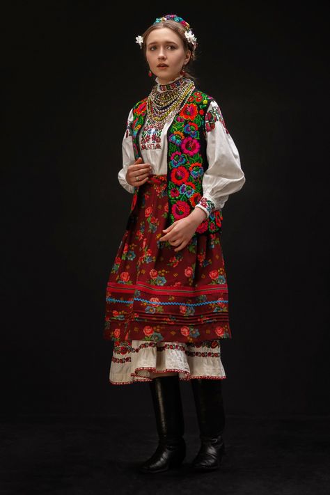 FolkCostume&Embroidery: Overview of Boiko Costume, Ukraine Ukraine Clothing, Ukrainian Clothing, Costumes Around The World, Ukrainian Dress, National Clothes, Folk Clothing, Larp Costume, National Dress, Folk Dresses