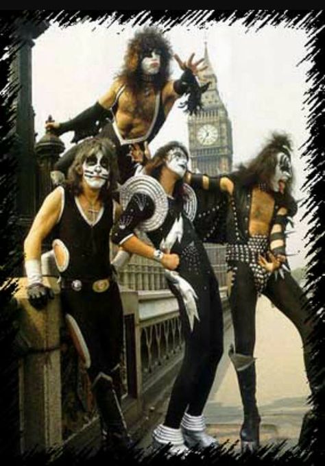 Kiss Group, Paul Kiss, Banda Kiss, Kiss Artwork, Eric Singer, Kiss Costume, Kiss Members, Eric Carr, Kiss Army