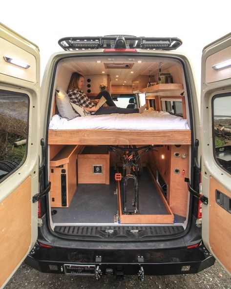 Bil Camping, Kombi Motorhome, Conversion Van, Sprinter Van Conversion, Kombi Home, Van Conversion Interior, Sprinter Camper, Campervan Life, Build A Camper