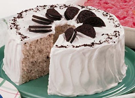 Cookies 'n Cream Angel Cake: Thinking about making it for boyfriend's birthday =D Fat Cookies, Fat Cake, Cookies Cream, Angel Cake, Cookies N Cream Cookies, Oreo Cookie, Oreo Cake, Angel Food Cake, Cake Baking