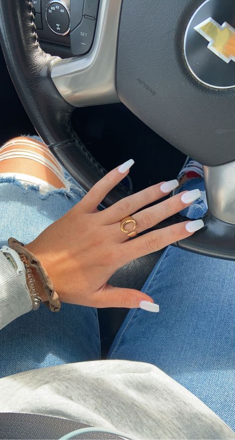 Nail Piercing, Gigi Hadid Outfits, Nails 2020, Birthday Nails, Perfect Life, Short Acrylic Nails, Piercing Tattoo, White Nails, Nails Inspiration