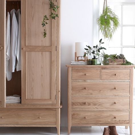 Oakwood Furniture, Bedroom Furniture Uk, Scandinavian Interior Style, Scandi Bedroom, Oak Wardrobe, Natural Bedroom, Oak Bedroom, Scandinavian Bedroom, Oak Furniture